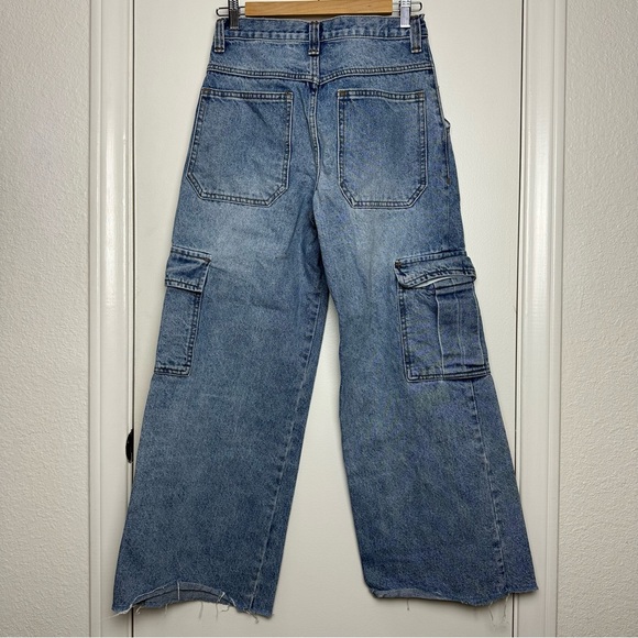Brandy Melville Tatum Light Wash Cargo Wide Leg Jeans Small - Picture 5 of 10